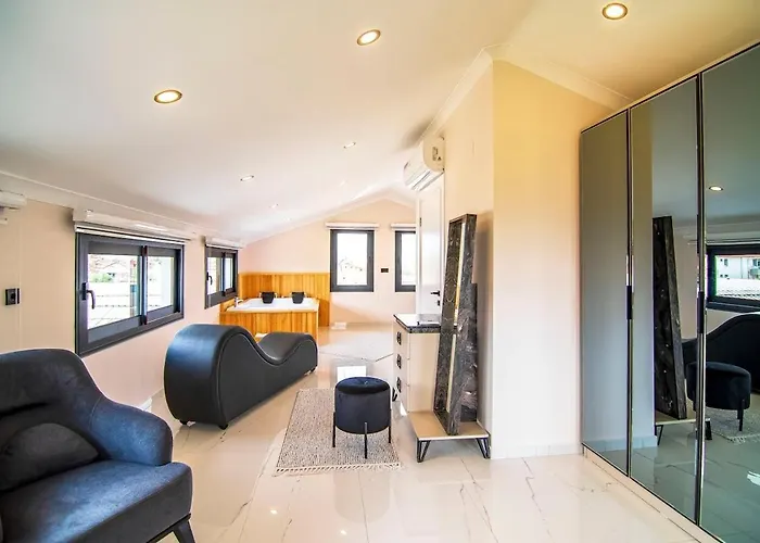 Unique 2 * Фетхие